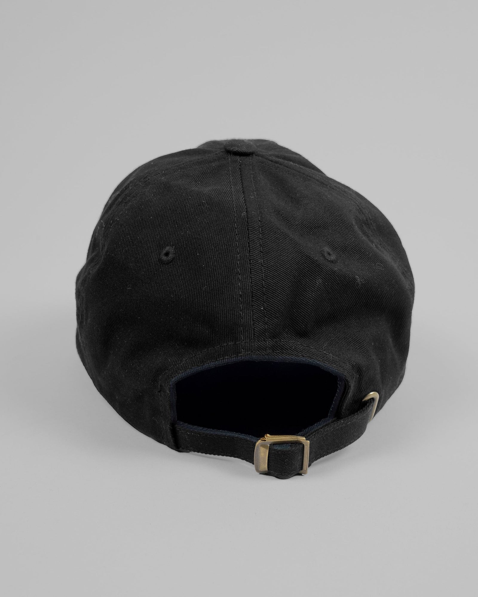 NEUE LOGO CAP BLACK